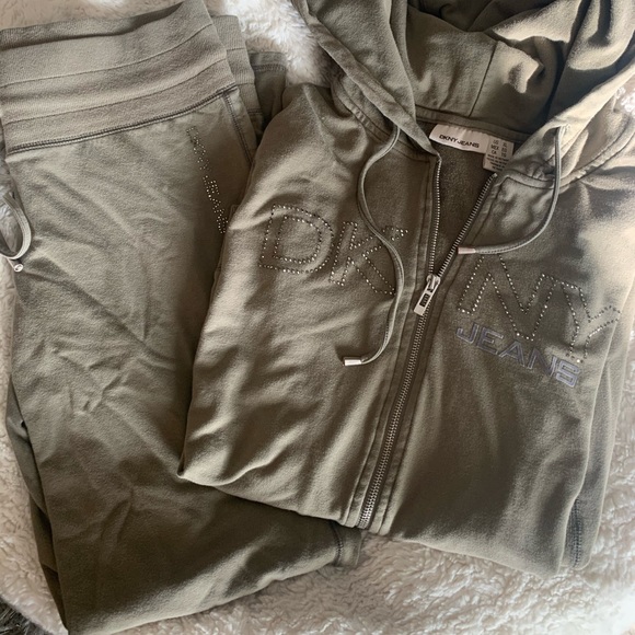 dkny sweatsuit
